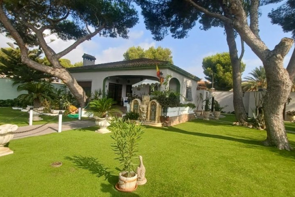 Herverkoop - Villa - Orihuela Costa