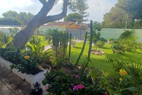 Herverkoop - Villa - Orihuela Costa