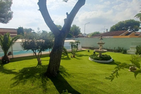 Herverkoop - Villa - Orihuela Costa