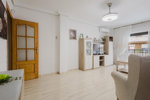 Herverkoop - Appartement  - Torrevieja - Playa del Acequión