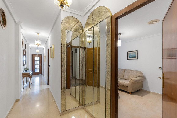 Herverkoop - Appartement  - Torrevieja - Paseo maritimo