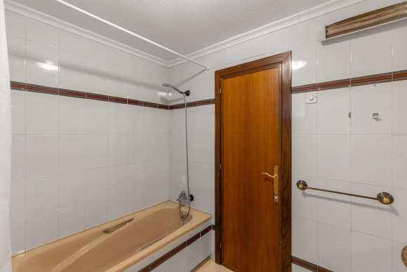 Herverkoop - Appartement  - Torrevieja - Paseo maritimo