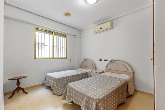 Herverkoop - Appartement  - Torrevieja - Paseo maritimo