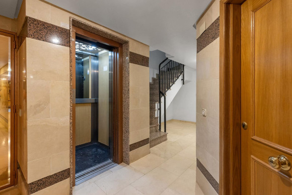 Herverkoop - Appartement  - Torrevieja - Paseo maritimo