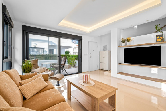 Reventa - Casa semi independiente - Ciudad Quesada - Lo Marabu - Doña Pepa 2