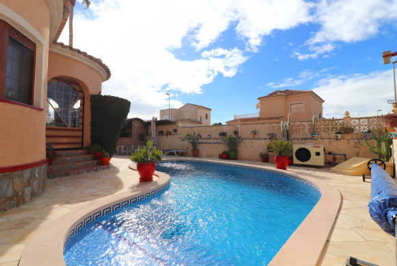 Herverkoop - Vrijstaande Villa - Ciudad Quesada - Atalayas