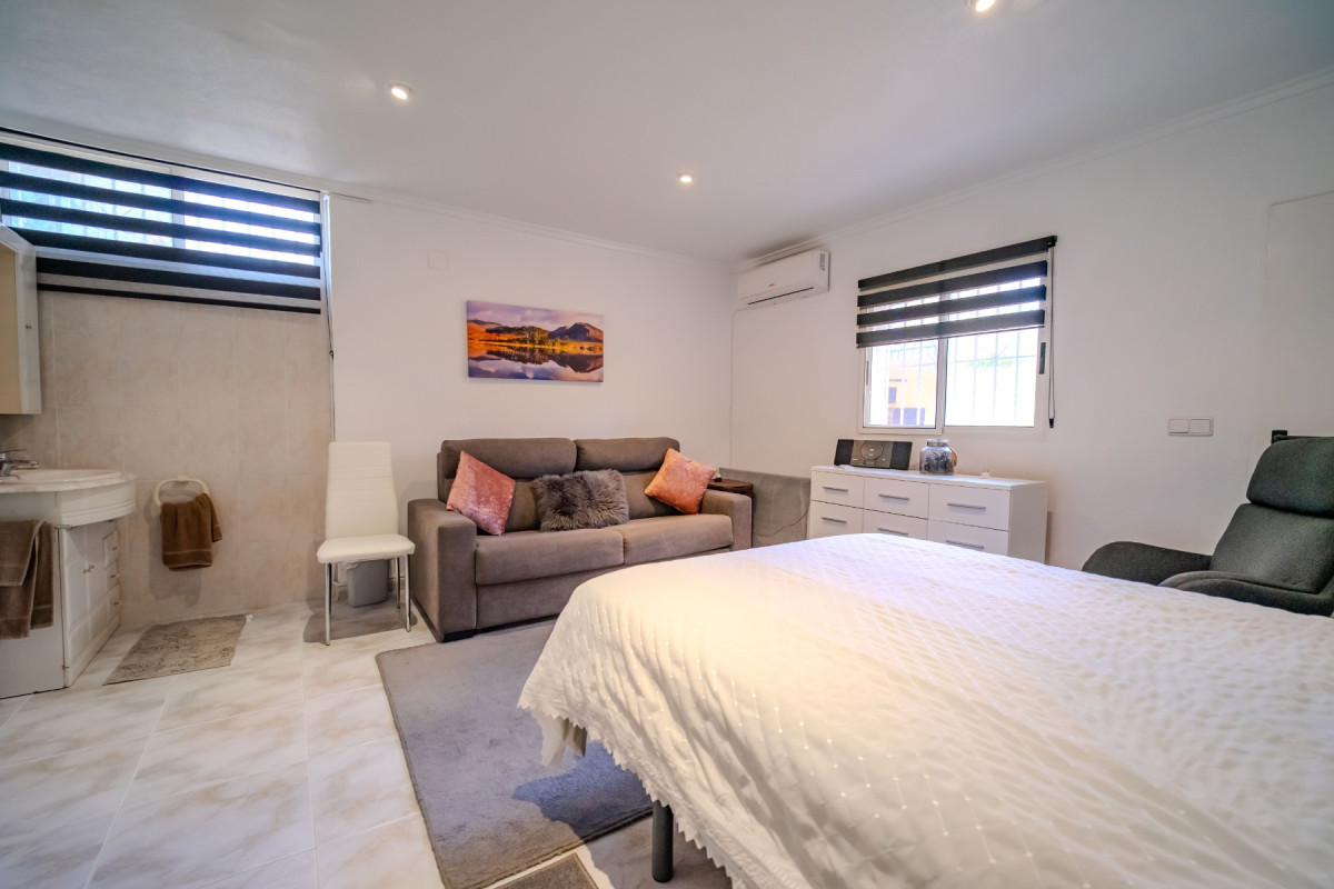 Herverkoop - Half Vrijstaande Woning - Benijofar - Benimar