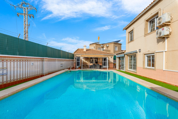 Herverkoop - Vrijstaande Villa - Torrevieja - El Chaparral