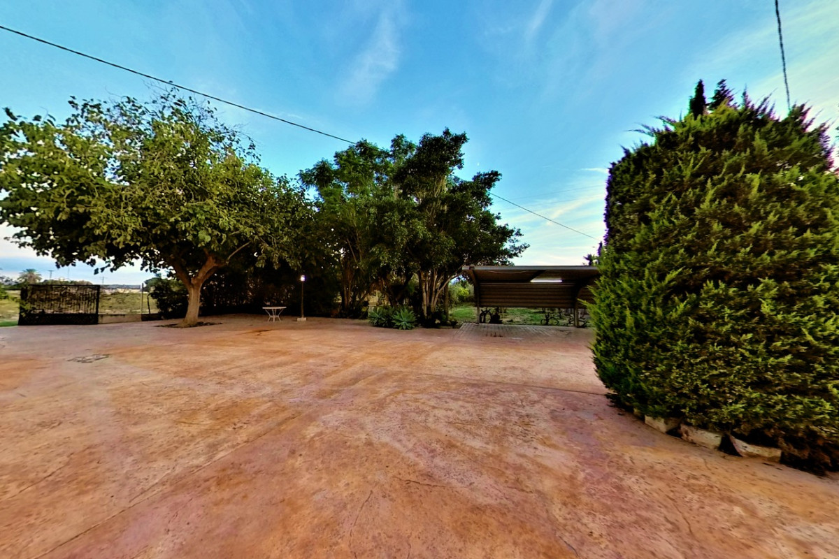 Resale - Country House - Novelda