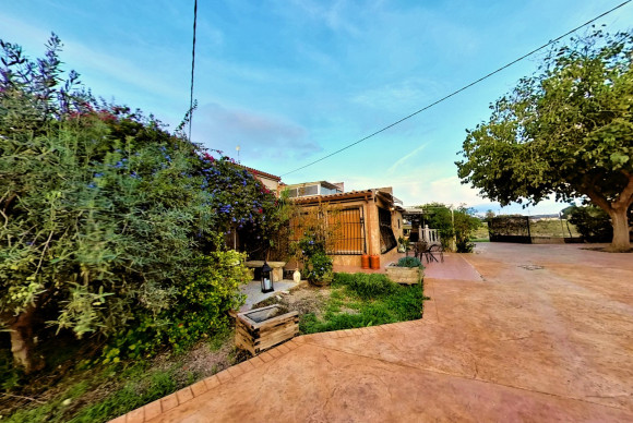 Resale - Country House - Novelda