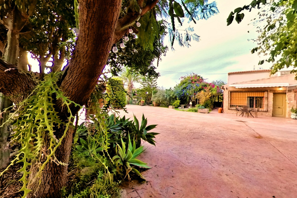 Resale - Country House - Novelda