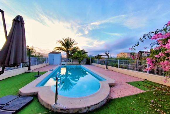 Resale - Country House - Novelda