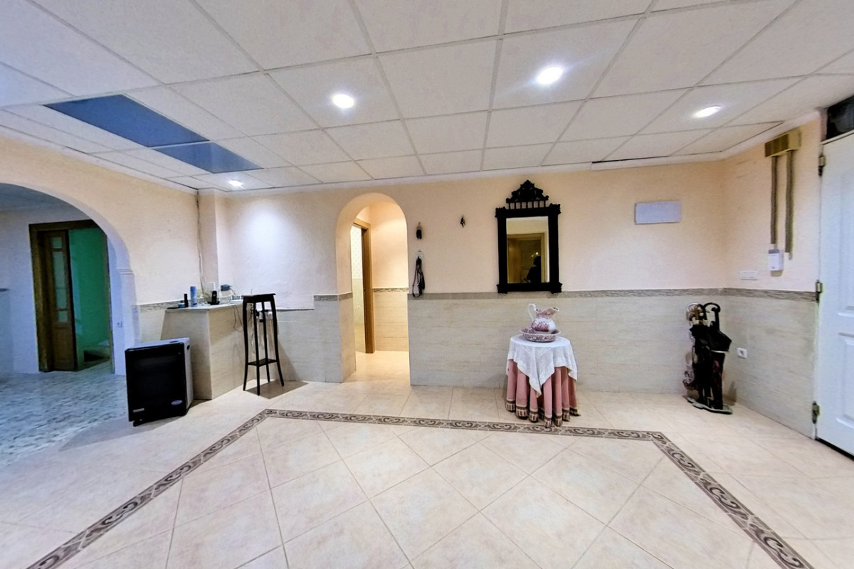 Resale - Country House - Novelda