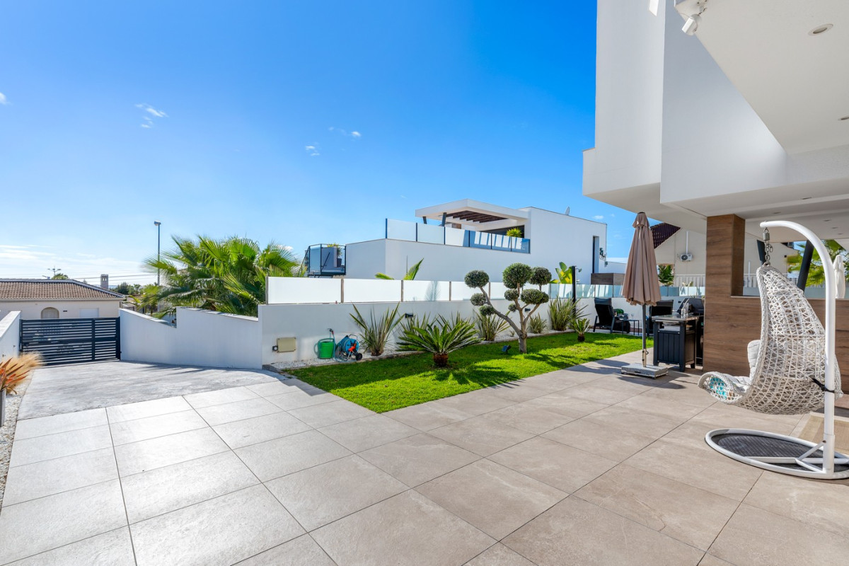 Herverkoop - Vrijstaande Villa - Ciudad Quesada