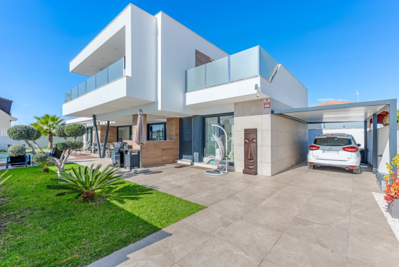 Herverkoop - Vrijstaande Villa - Ciudad Quesada