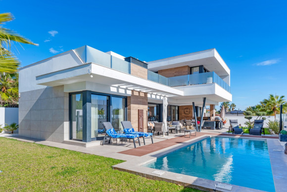 Herverkoop - Vrijstaande Villa - Ciudad Quesada