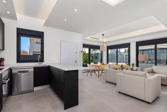 Resale - Semi Detached Villa - La Marina - La Marina - Urbanization