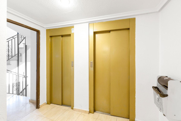 Herverkoop - Appartement  - Torrevieja - Centro