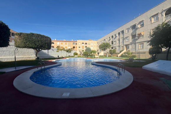 Herverkoop - Appartement  - Torrevieja - Playa del Acequión