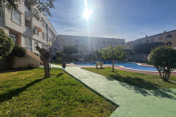 Herverkoop - Appartement  - Torrevieja - Playa del Acequión