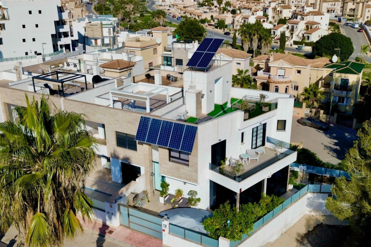 Herverkoop - Vrijstaande Villa - Orihuela Costa - Villamartin