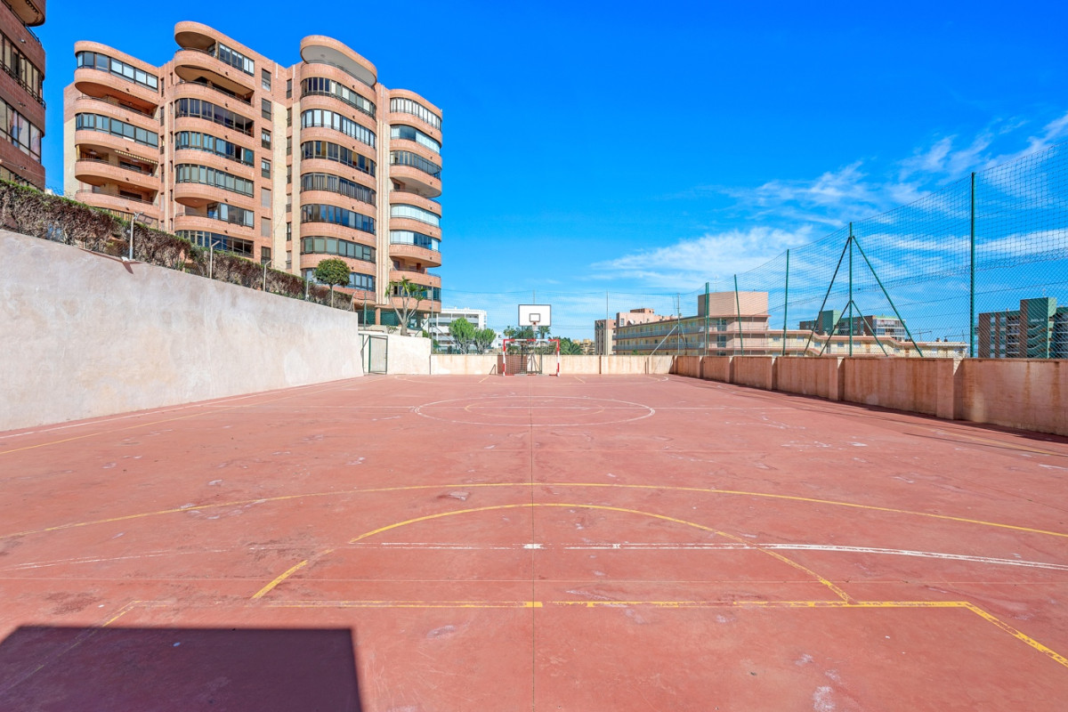 Herverkoop - Appartement  - Arenales del Sol - Segunda linea playa